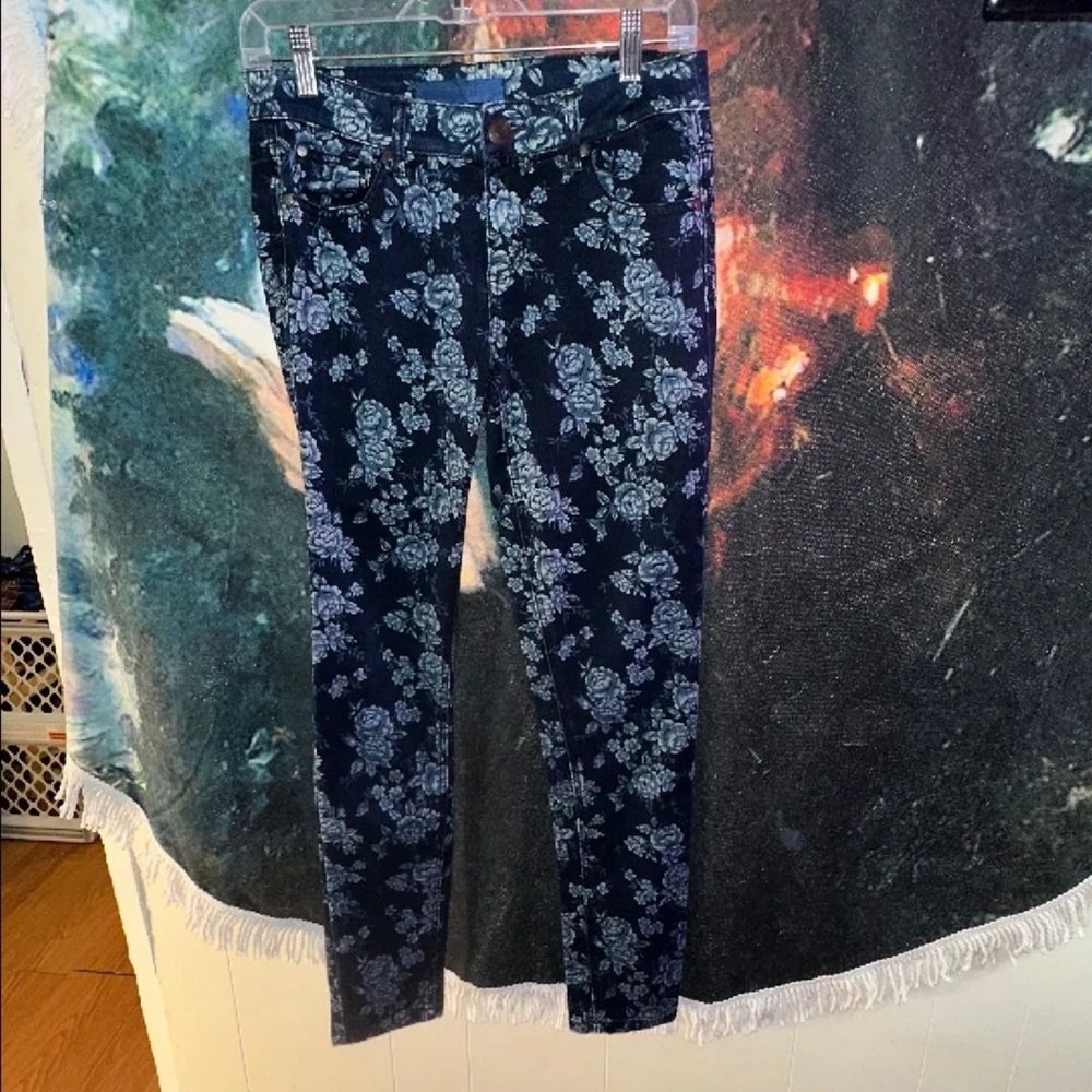 Tinsel Women's Skinny Jeans - Blue Floral